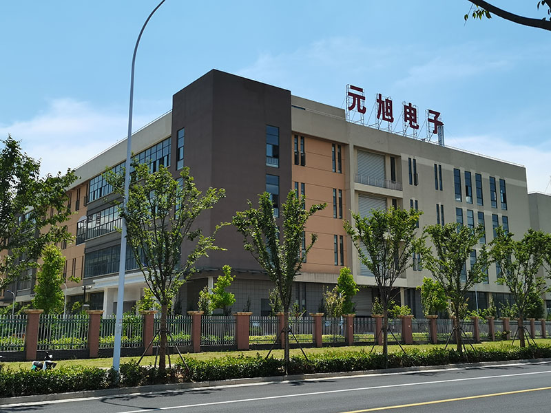 南京薩特科技旗下全資子公司安徽元旭采購我司一臺八溫區回流焊用于貼片保險絲，貼片電阻測試SMT焊接缺陷